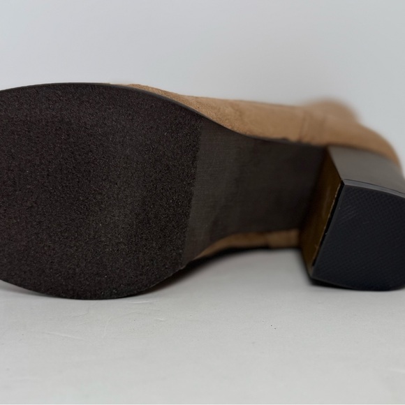 Journee Collection Women's Baylor Booties Tan/Size 7 - Picture 9 of 11